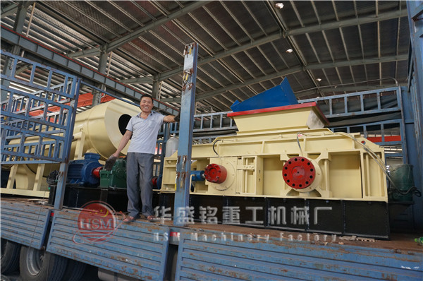 1000x800型液壓對輥破碎機發(fā)往江蘇發(fā)貨現場