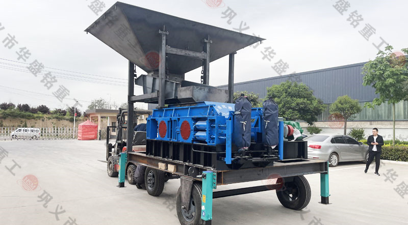 加工一噸河卵石能出多少沙子？移動(dòng)對(duì)輥制砂機(jī)制砂效果怎么樣