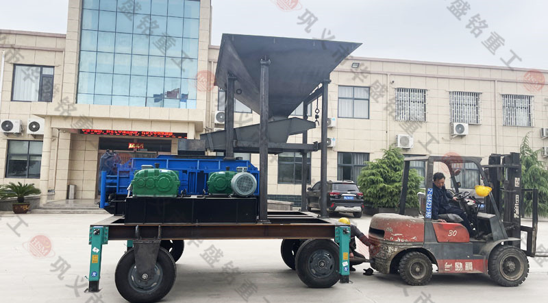 1012移動對輥破碎機時產量多少噸？價格多少錢一臺